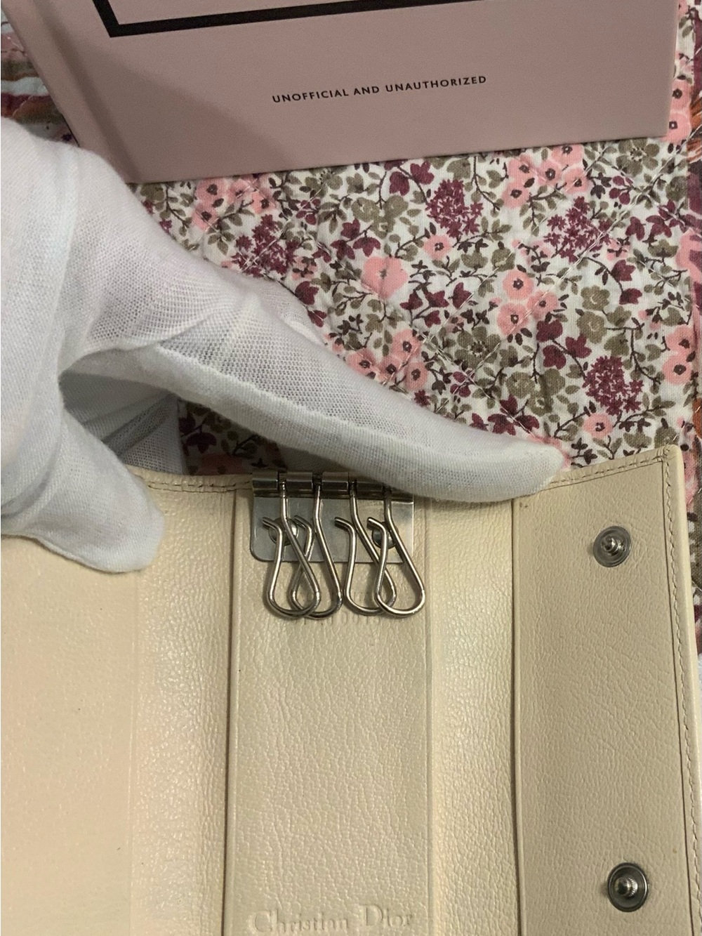 Dior Beige Monogram Canvas Wallet with Embroidered Floral Accent - Picture 7 of 12